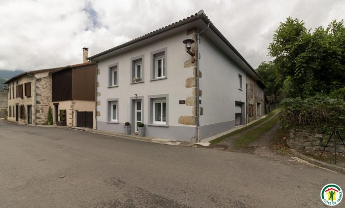 31G101580-d1a1711da32d4d7cbb414402850dfd67