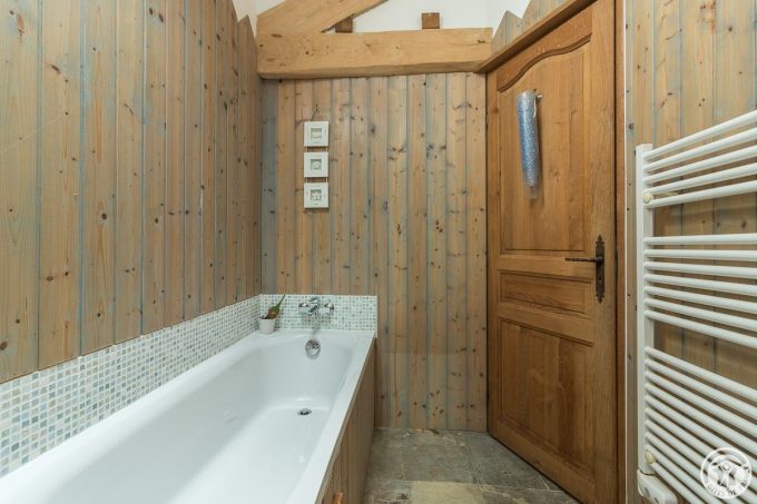 31G101586-0edd3cfe3a7e47b386c4c96c24590ed2