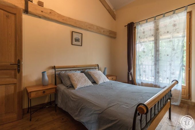 31G101586-ad23bb08ecea41a1b671d4f3a61b7f7e