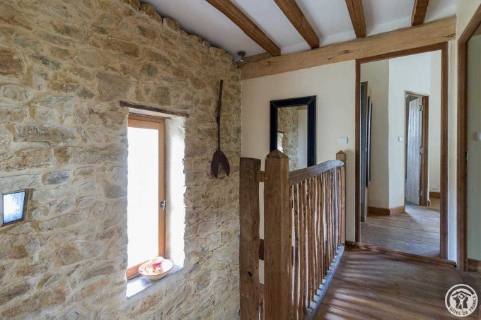 31G101586-bbe8664016954a5383a2f3cf042a327e