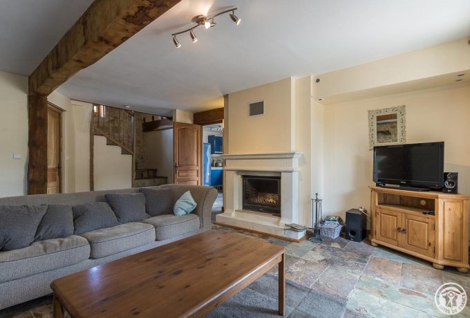 31G101586-eb8f0d4abc2e4e7d9b5d911c53af0ac9