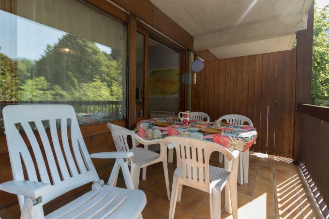 31G101588-6dba3cfa4adc4499a4f173d876031275