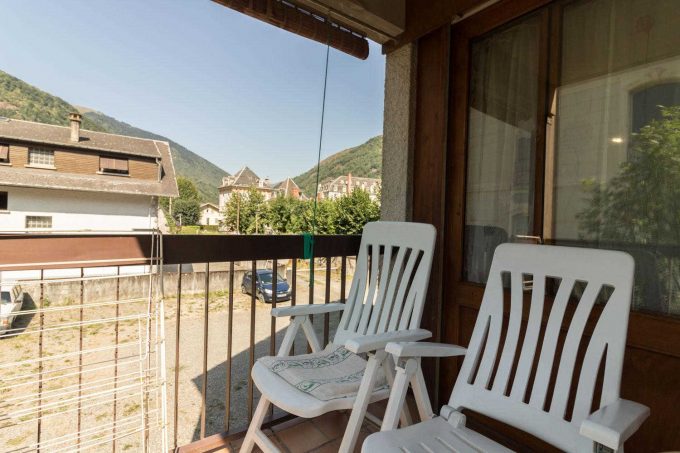 31G101588-7e7ab39173aa461e9fc959fcd50fed6d