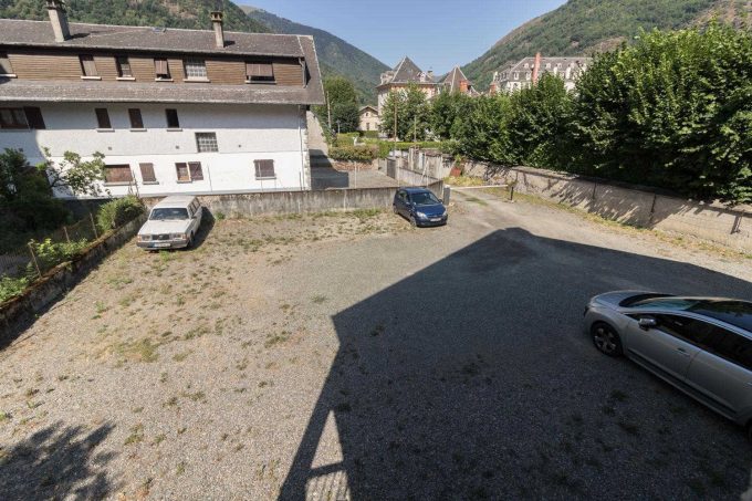 31G101588-a90545e9ab7941a3a906a8f9943a9aa4