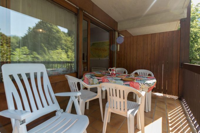 31G101588-e5bbad21cfd2405aa710adb31a5c6d32