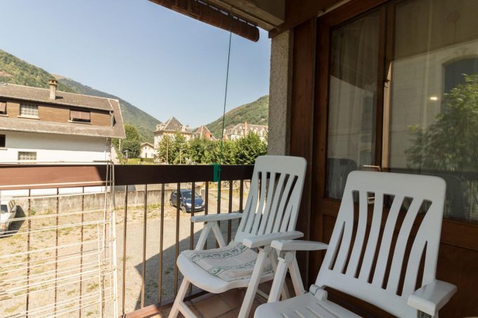 31G101588-f6aeda7b72b64a4aa584bcddd474fe9d