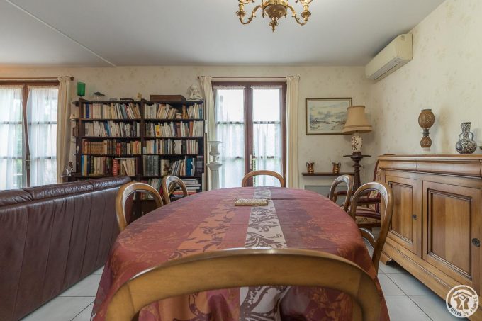 31G101589-10a9e118c3d449048962f283f89e2663