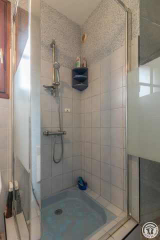 31G101589-2ae2396a3bd84b039cfbf0de6aeb3e61