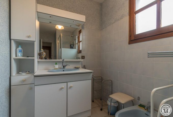 31G101589-3d5466f1208c4b12bba77cc7119b08db