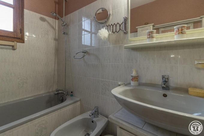 31G101589-8bc85b4e197944f9b4587de85d6c2119