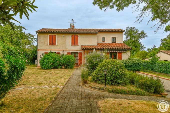 31G101589-8be86c3022fe4c7db0cc4291a643fd70