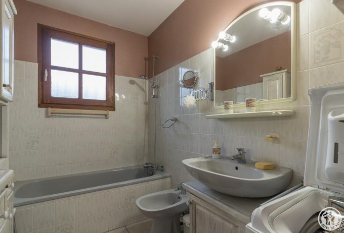 31G101589-b023d49a27db4d8db77190ed85cf705b