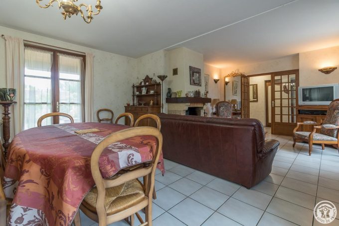 31G101589-d6d69cddd6474c6ca3334dd031e438cf