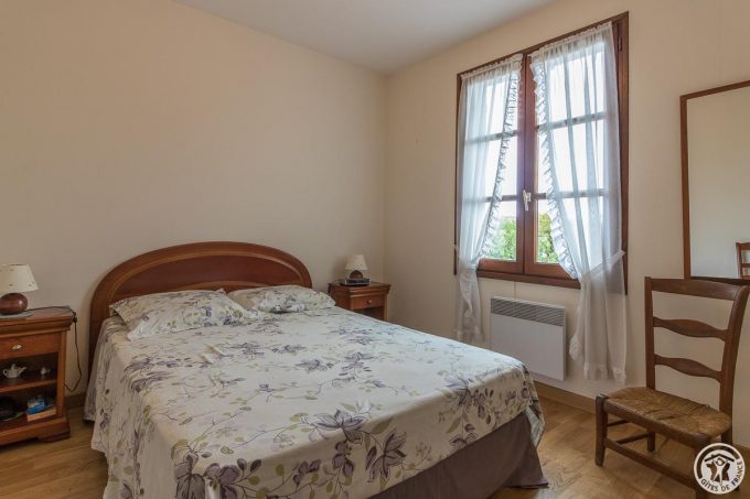 31G101589-df4e9cee6146429bb53706dfe3c6c40f