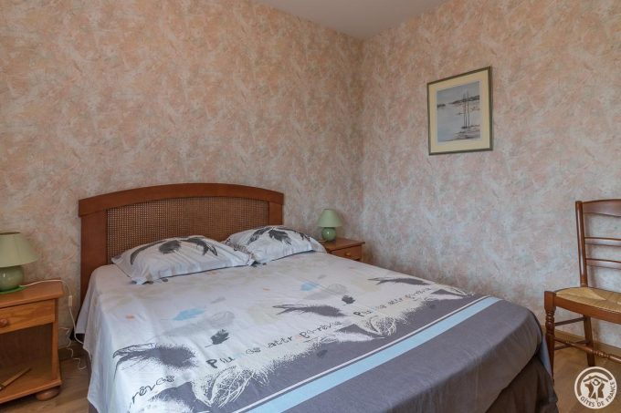 31G101589-e33fff2c6230411090a338d1abc88994