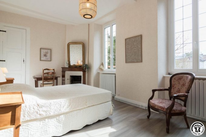 31G101603-61ec3e67f0a54672a0f44190446f28ed