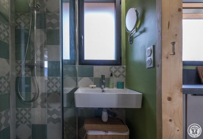 31G101605-43d9782fa66b48ddbc5751d8a462fe3e