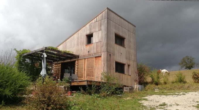 31G101605-51c758a83f394667aadd0770799429a9