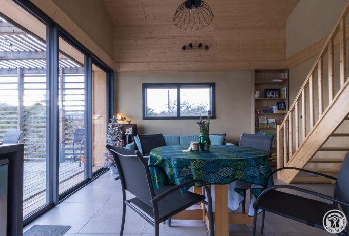 31G101605-5734e3188c734f1f8228b866d1b338c0