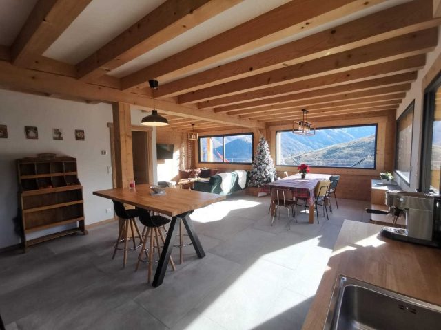 31G101608-2707dd07af25494fa39b5b0d3e18af45