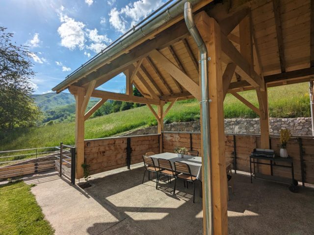 31G101608-36fab3b0adad4cd8b4a6b4419c0c4827