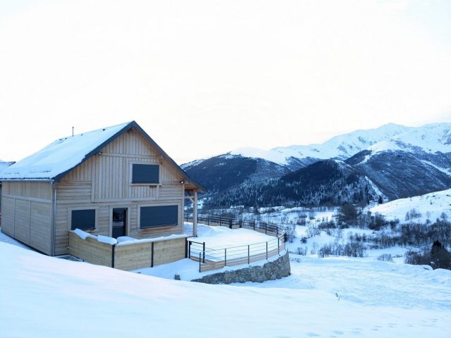 31G101608-3e63abf7defe45579e9b88138120dfb1