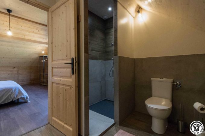 31G101608-48150e92130a40d89dfb01a07d807306