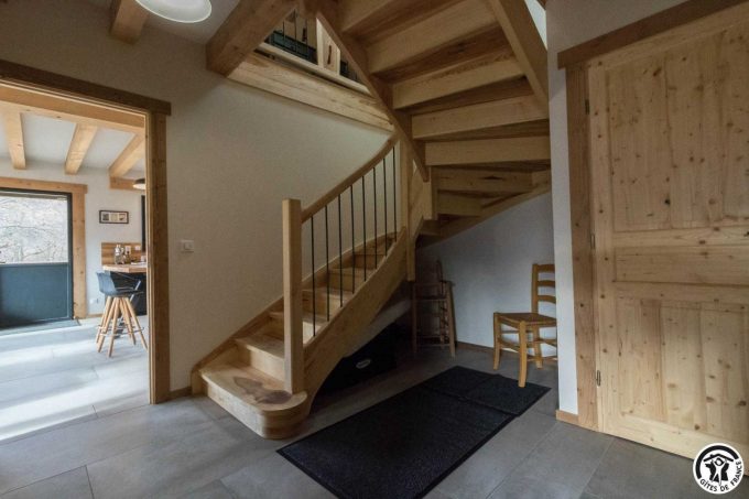 31G101608-5c298386d2424d70b7e631673d2fbc97