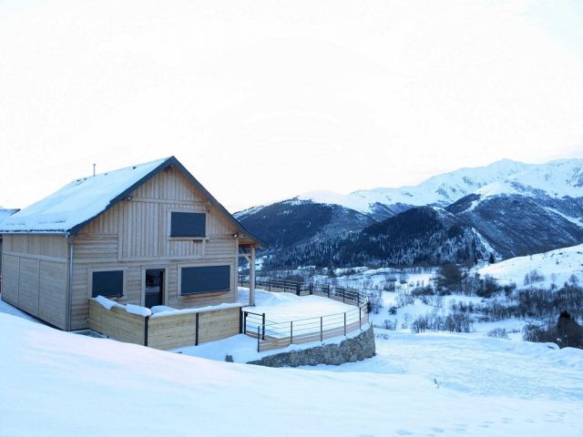 31G101608-ddd240667b9d4db084af7ab9bec84b0e