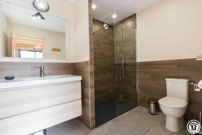 31G101608-e99acf22783545ccbc50b555e640d205