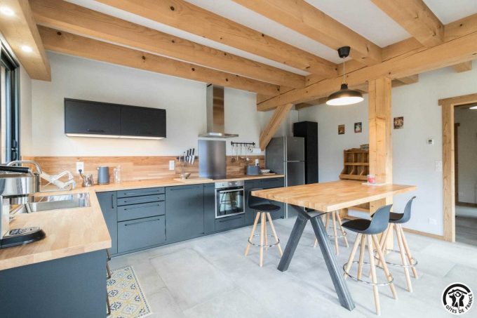 31G101608-f3fa5329b209468e91240c755973afb0