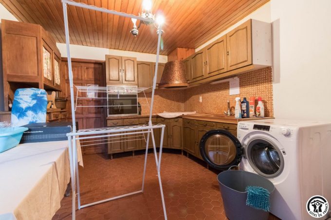 31G101609-4dc34fd943da4f029f304817555f57f5