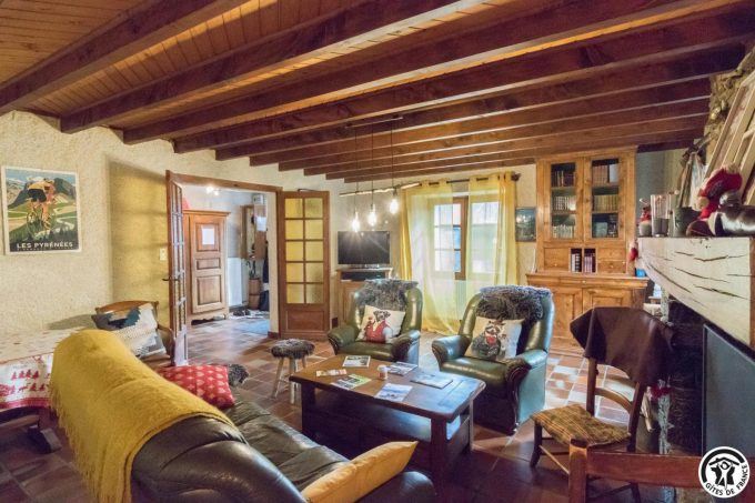 31G101609-7820ce8c22ec4c6199a9090b868b0382