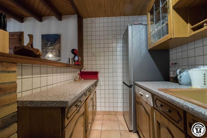 31G101609-96d0894fcded430385ee72bfde180216