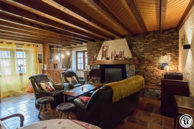 31G101609-a63cc42a13a24c2da91f0bfe467df03e