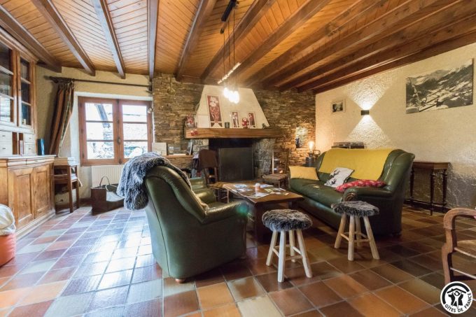 31G101609-bf3355685e664eceb7b230fc88381341