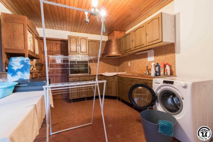 31G101609-f0bde67c4dcb4e40a0460bb07df96042