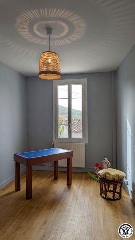 31G101612-002d641d1ce94e1886890c641b073706