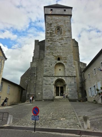 31G101612-84d2cbfb129d42fdb4b3c8f804c724bb