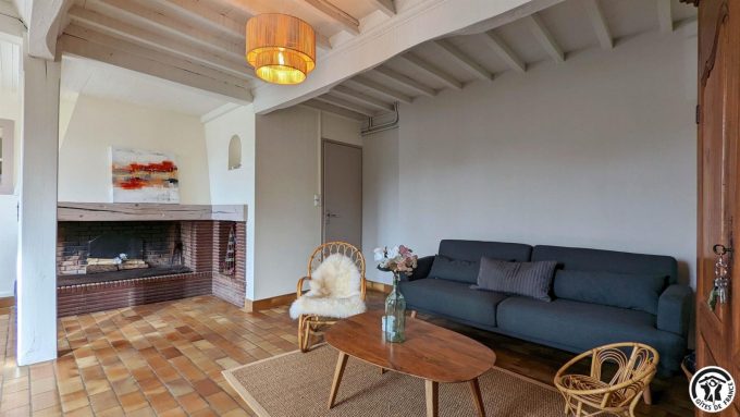 31G101612-85d8ae3a408644119ea9acd9c2de0440