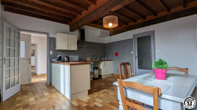 31G101612-9fd05e2ed5244726bb3f406ac84700cc