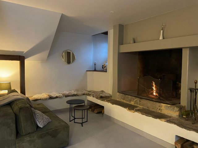 31G101613-45264cb2f5b44ad3be12c9de330f43dc