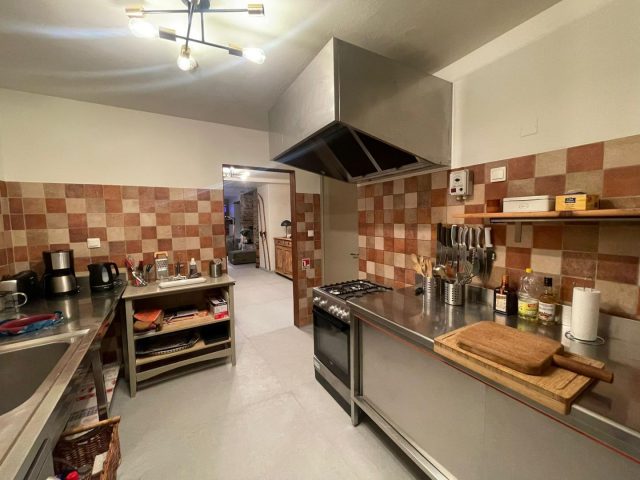 31G101613-46b56c82014c4341b5a4ee95fd0e3732