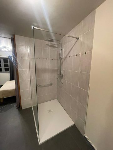 31G101613-e6e38d3987fa460bb1afe73f54a9e44d