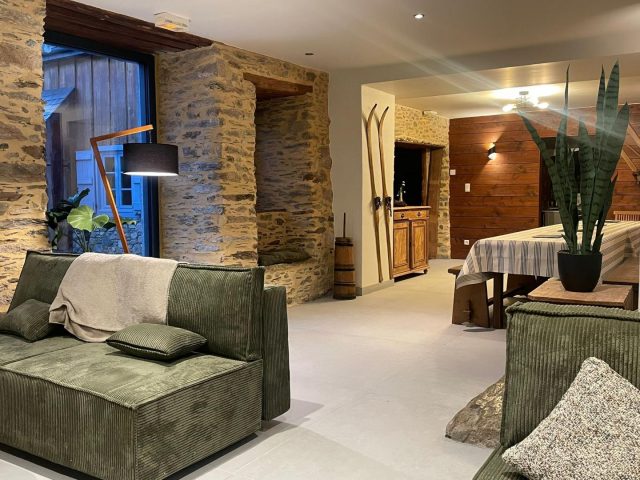 31G101613-f986dfaa61a64b249aecd8b059803d6e