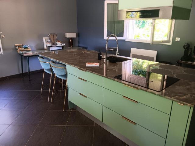 31G101620-437af70120774a43ae0fc12c665b4108