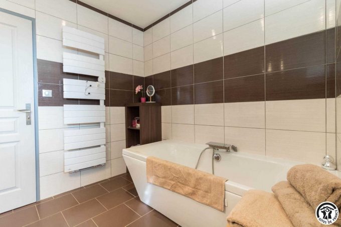 31G101620-d0d5f0f76a0f4627ac977b305f00f5bf