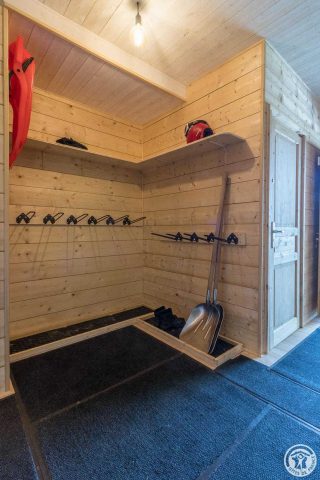 31G101631-2017f1e6f3154066a3d9f28c9b81f7a9