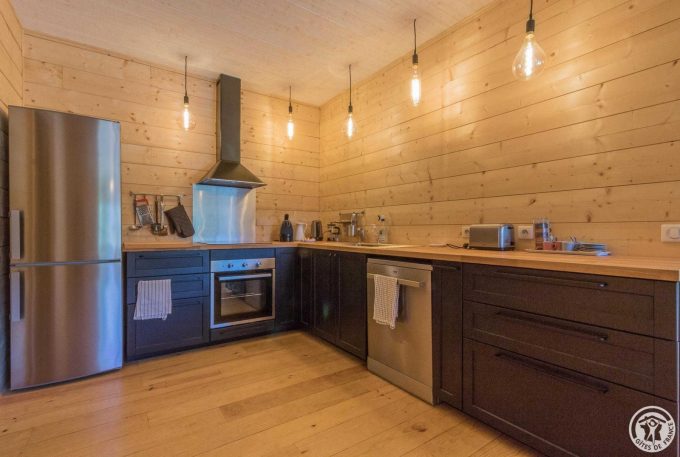 31G101631-3ba1ffff1e35411790eafc436a93650e