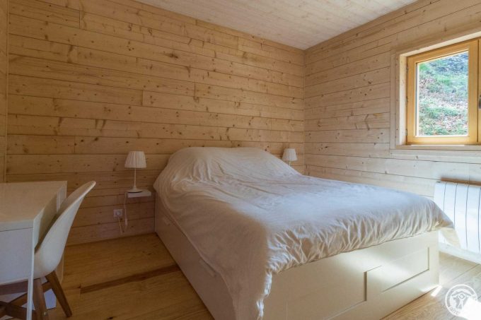 31G101631-fb7f516f36784f31808ae332bddaf928